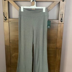 Yoga pants in heather gray. Size L.